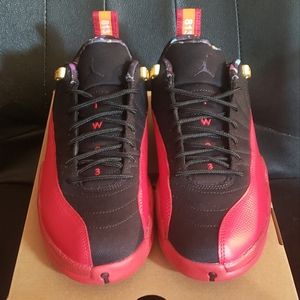 AIR JORDAN 12 RETRO LOW SE AIR JORDAN 12 RETRO LOW SE MenSIZE 8 Black/VarsityRed